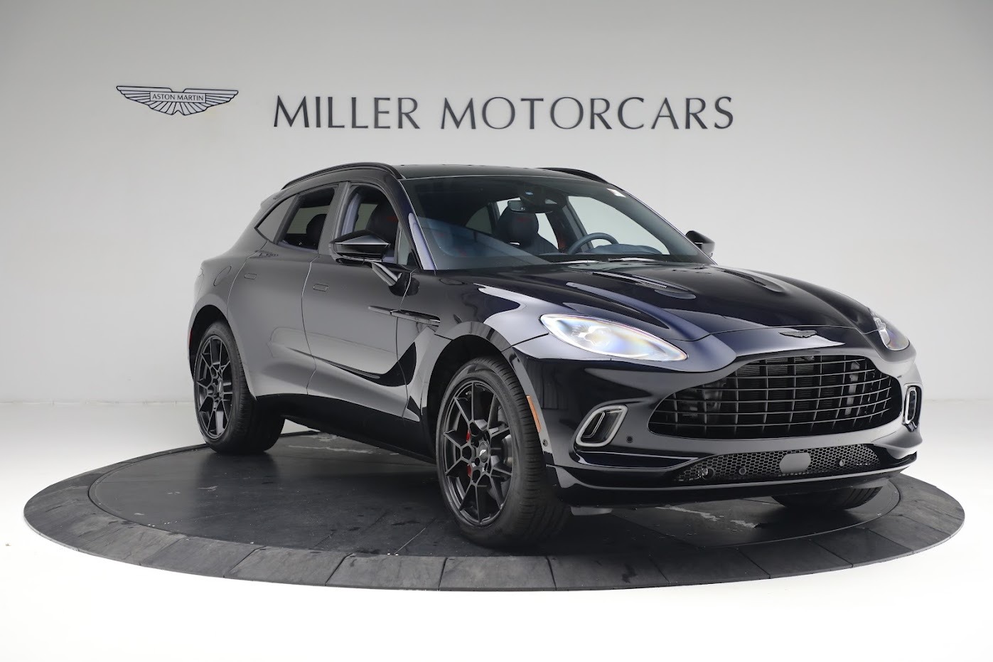 New-2024-Aston-Martin-DBX