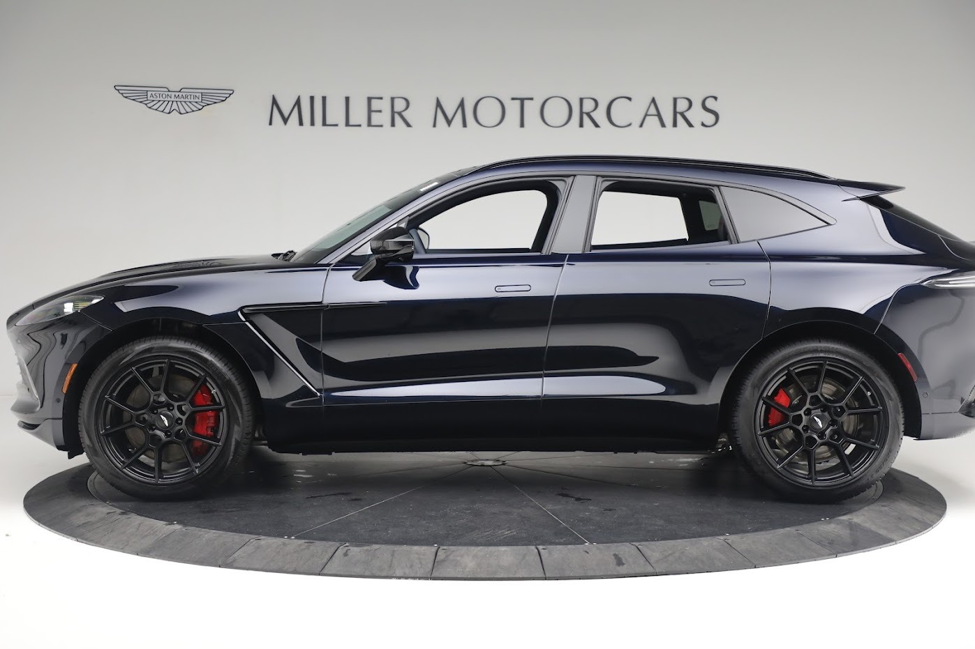 New-2024-Aston-Martin-DBX