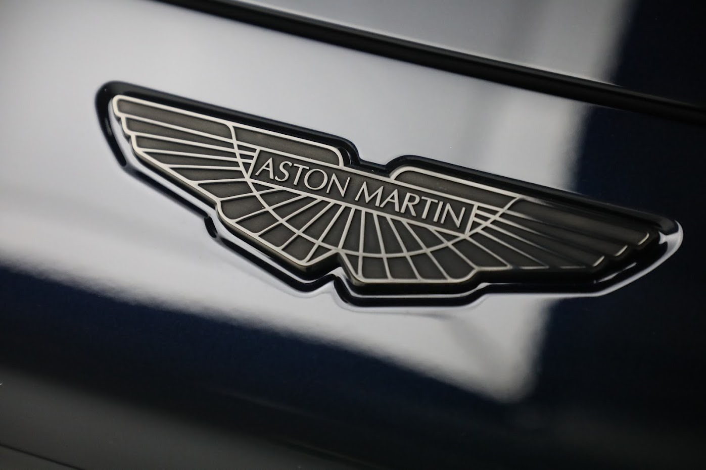 New-2024-Aston-Martin-DBX