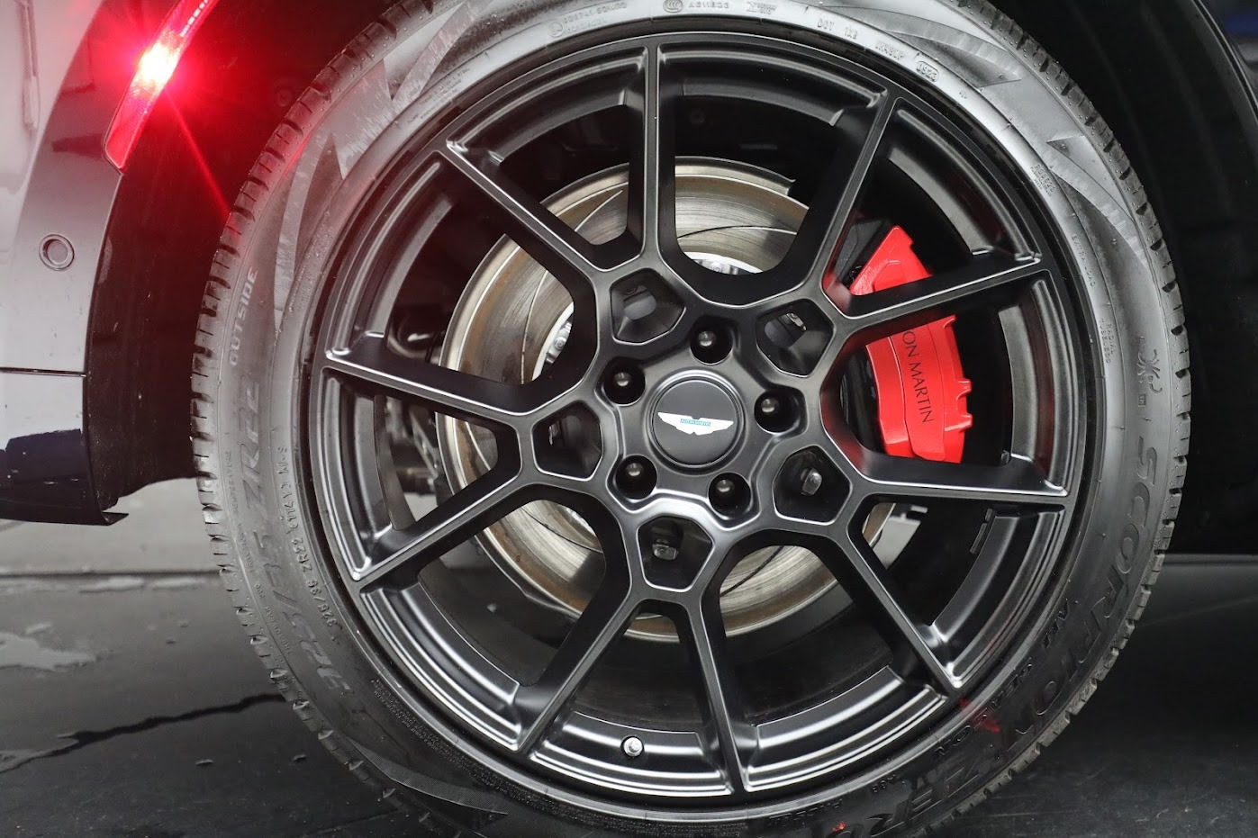 New-2024-Aston-Martin-DBX