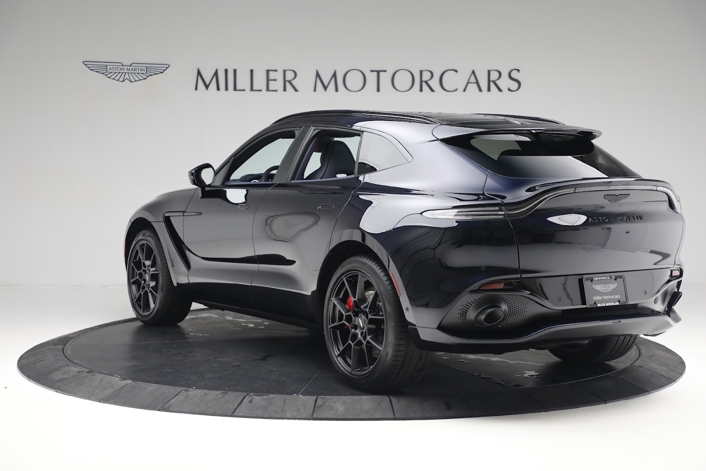 New-2024-Aston-Martin-DBX