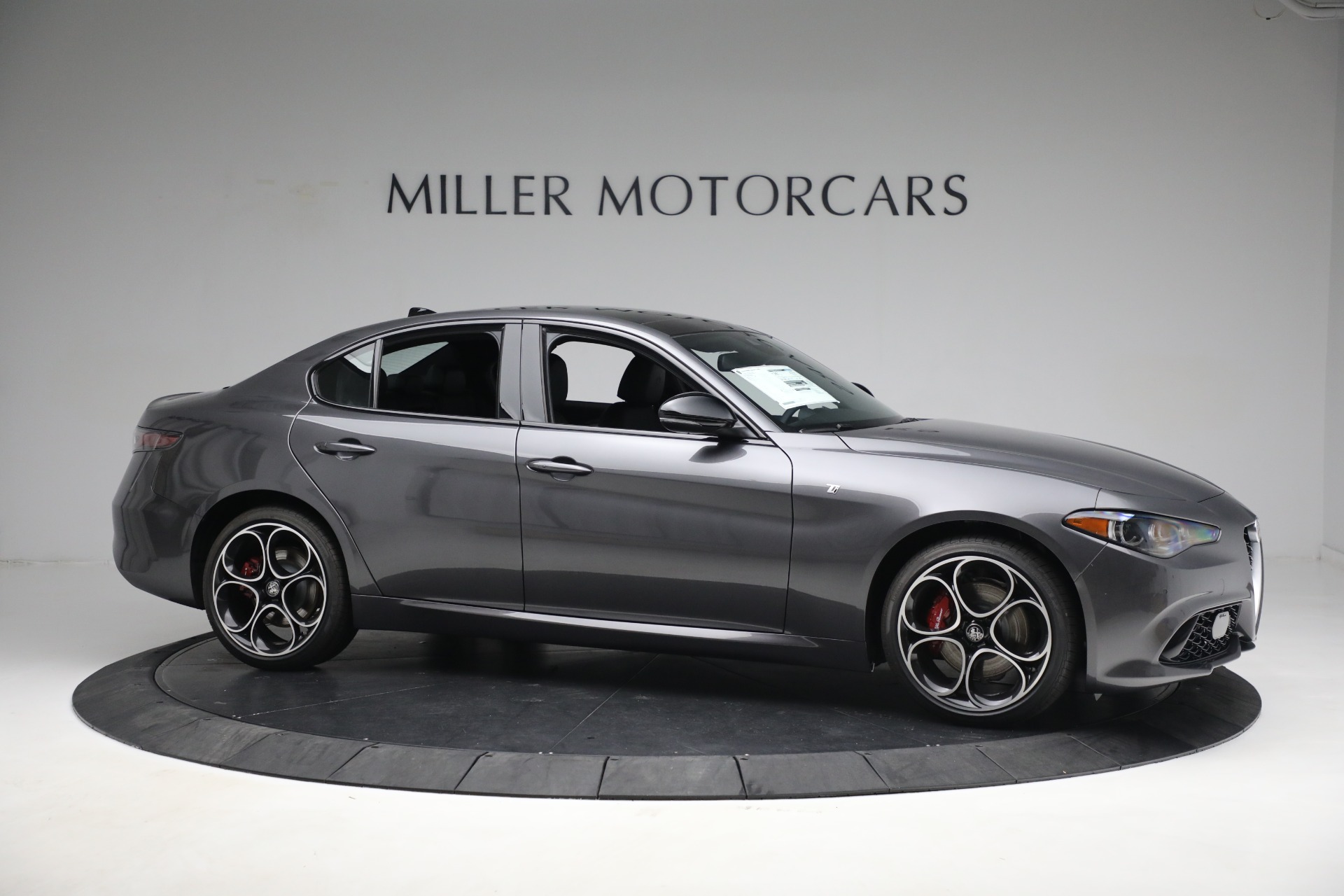New-2024-Alfa-Romeo-Giulia-Ti
