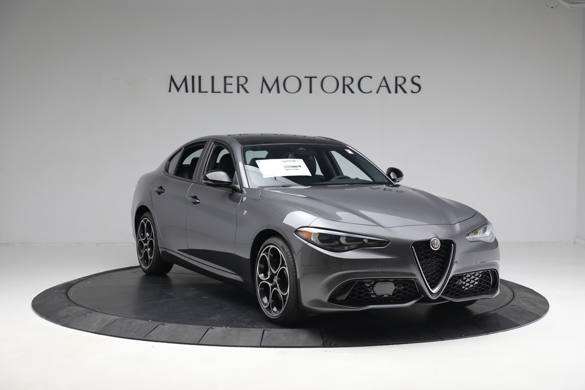 New-2024-Alfa-Romeo-Giulia-Ti