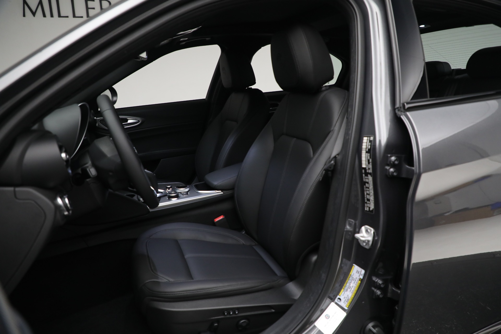 New-2024-Alfa-Romeo-Giulia-Ti