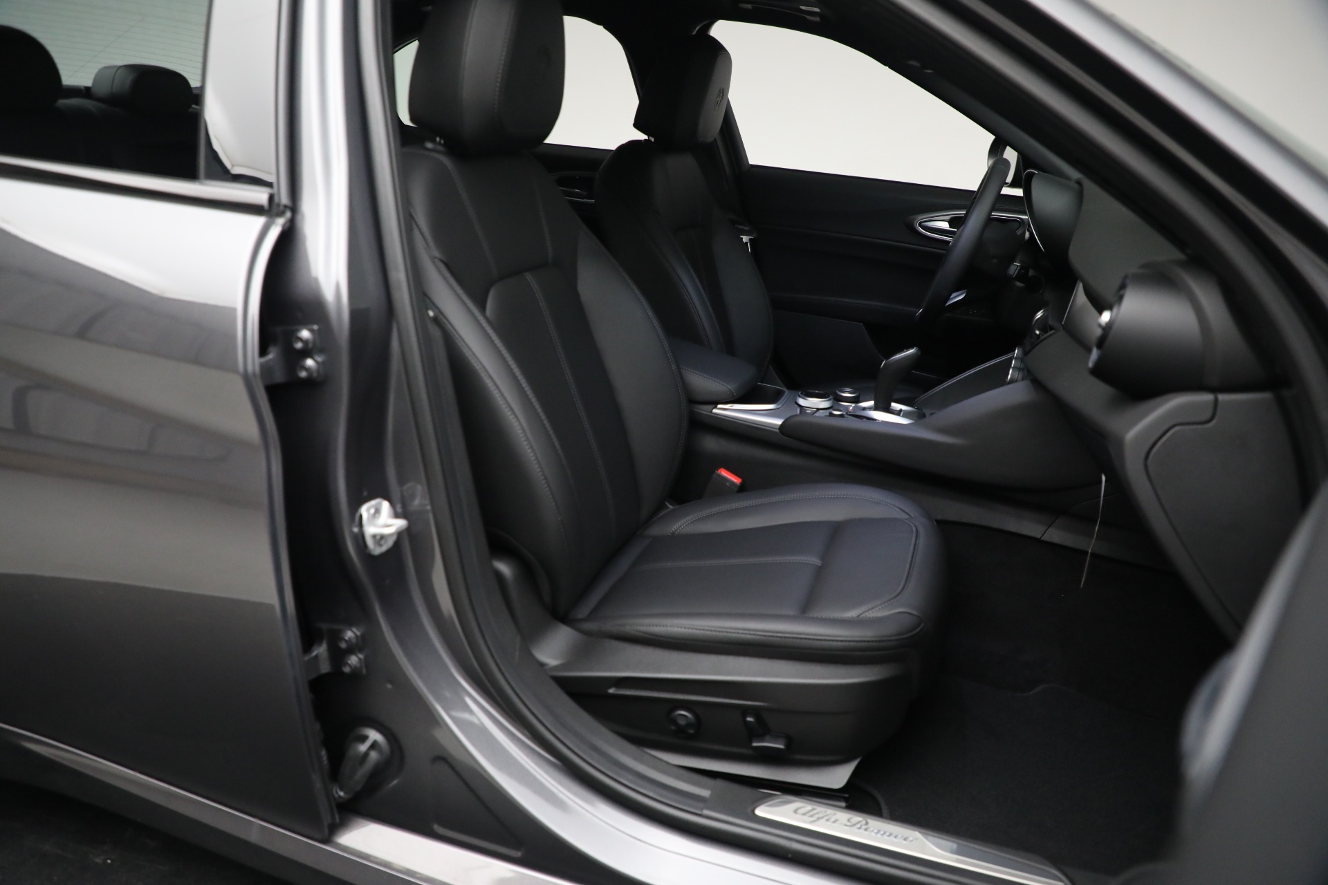 New-2024-Alfa-Romeo-Giulia-Ti