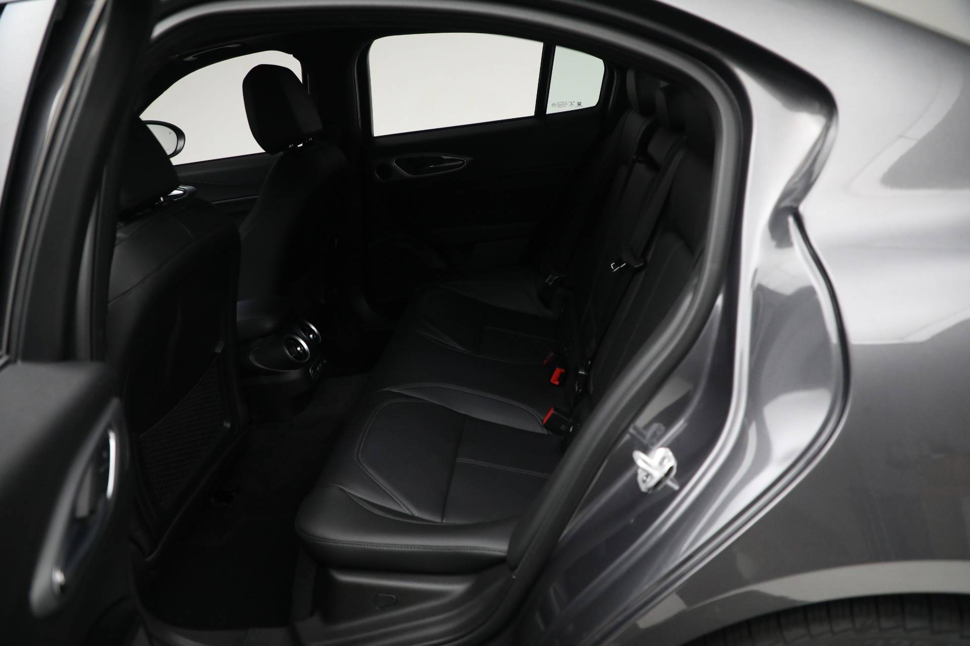 New-2024-Alfa-Romeo-Giulia-Ti