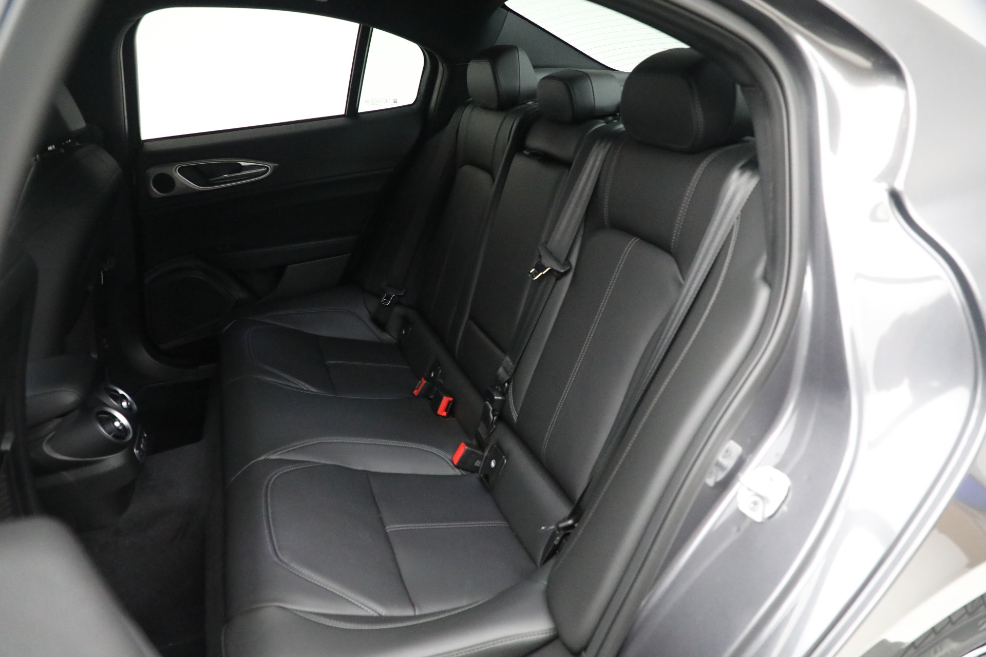 New-2024-Alfa-Romeo-Giulia-Ti