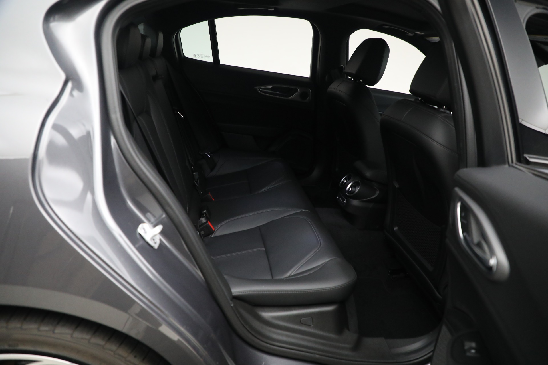 New-2024-Alfa-Romeo-Giulia-Ti