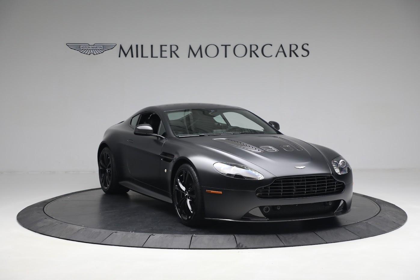 Used-2012-Aston-Martin-V12-Vantage-Carbon-Black