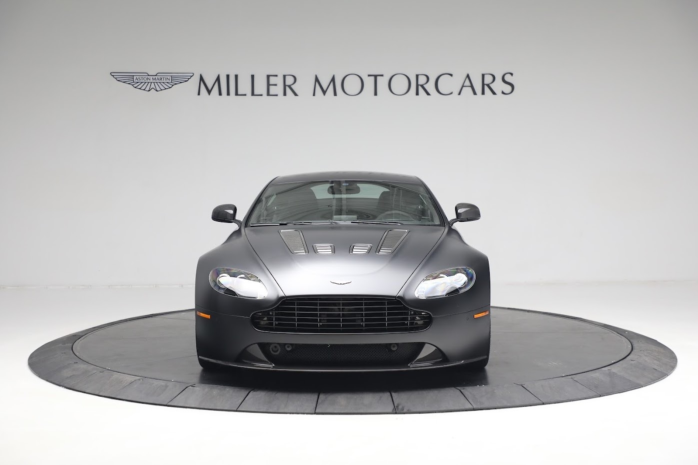 Used-2012-Aston-Martin-V12-Vantage-Carbon-Black