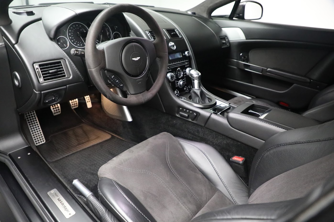 Used-2012-Aston-Martin-V12-Vantage-Carbon-Black