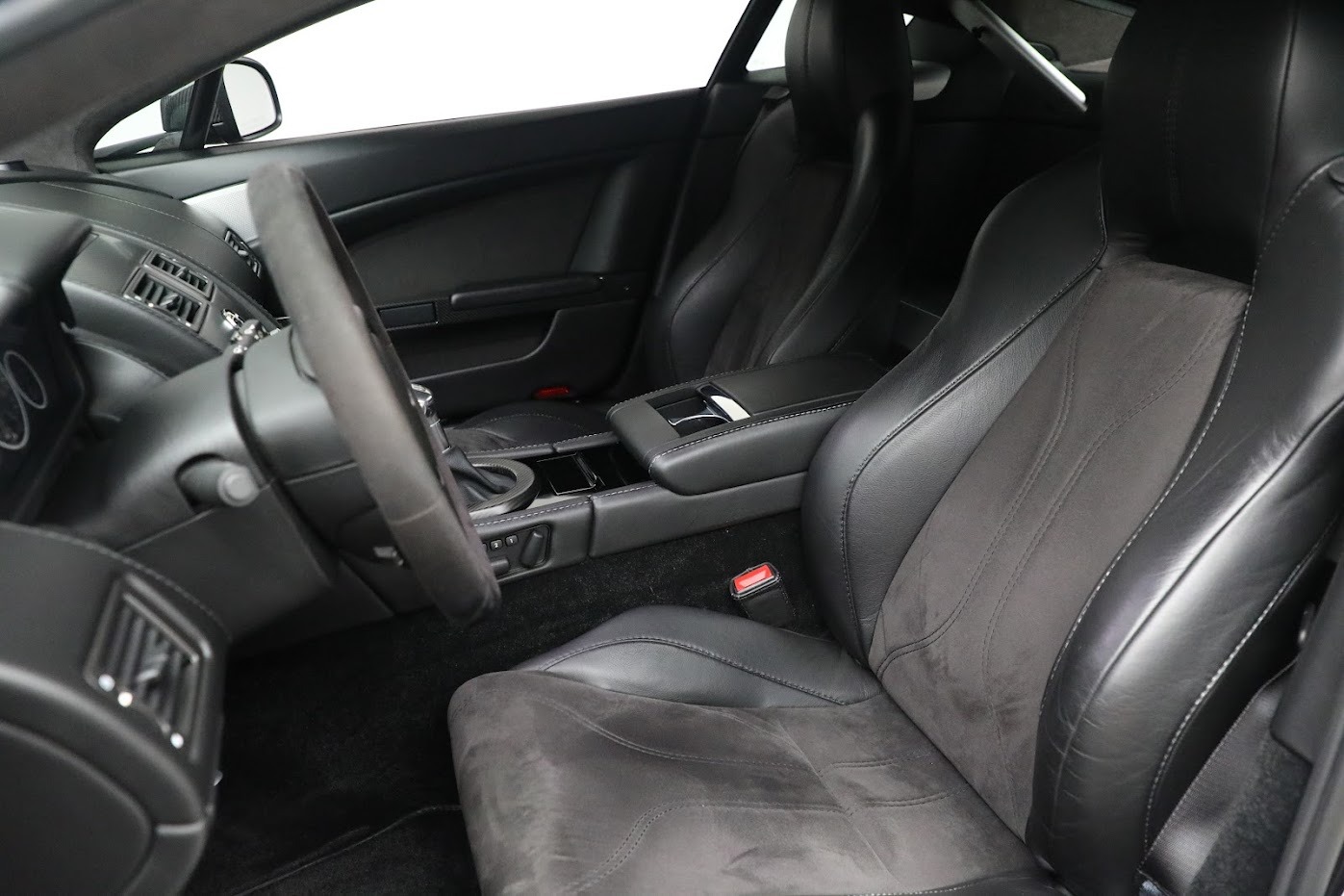 Used-2012-Aston-Martin-V12-Vantage-Carbon-Black