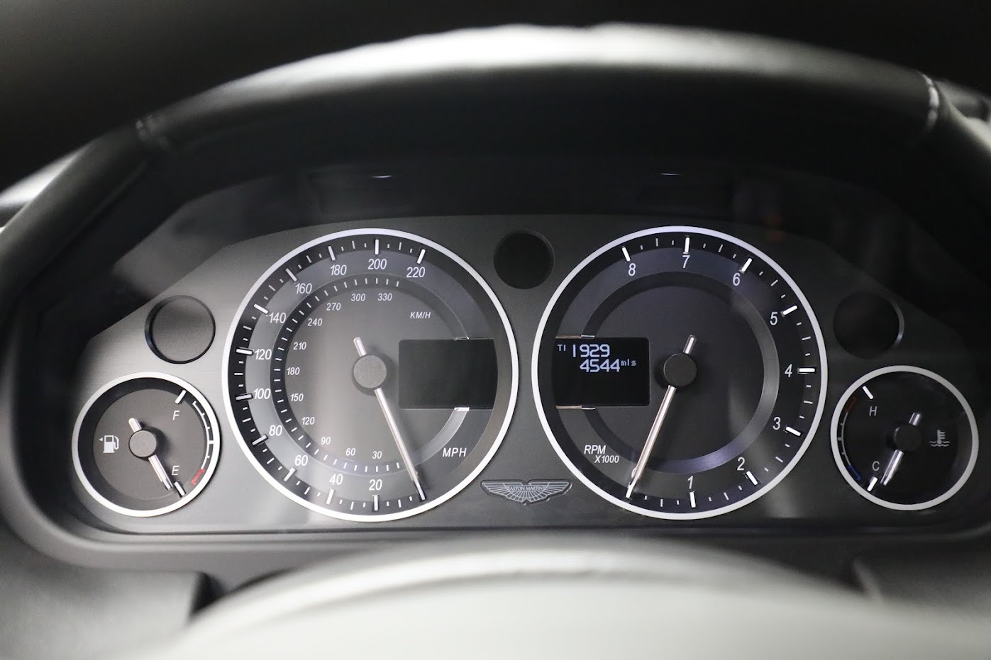 Used-2012-Aston-Martin-V12-Vantage-Carbon-Black