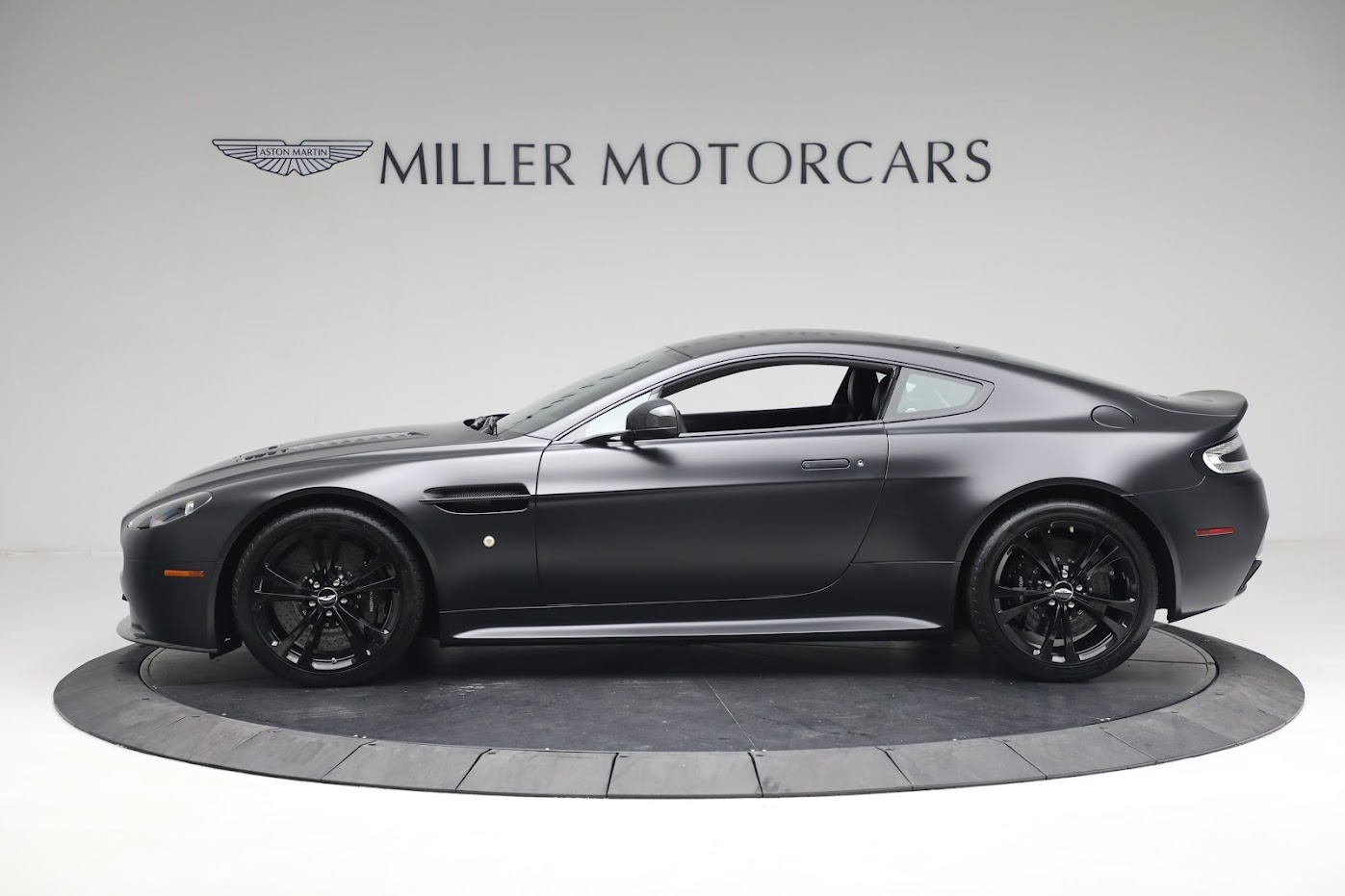 Used-2012-Aston-Martin-V12-Vantage-Carbon-Black