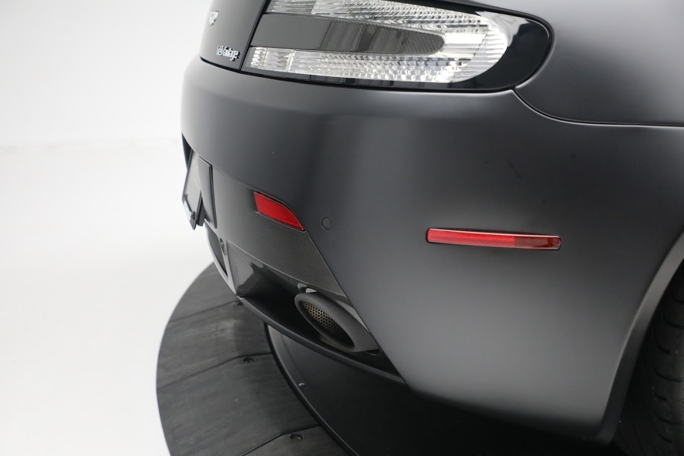 Used-2012-Aston-Martin-V12-Vantage-Carbon-Black