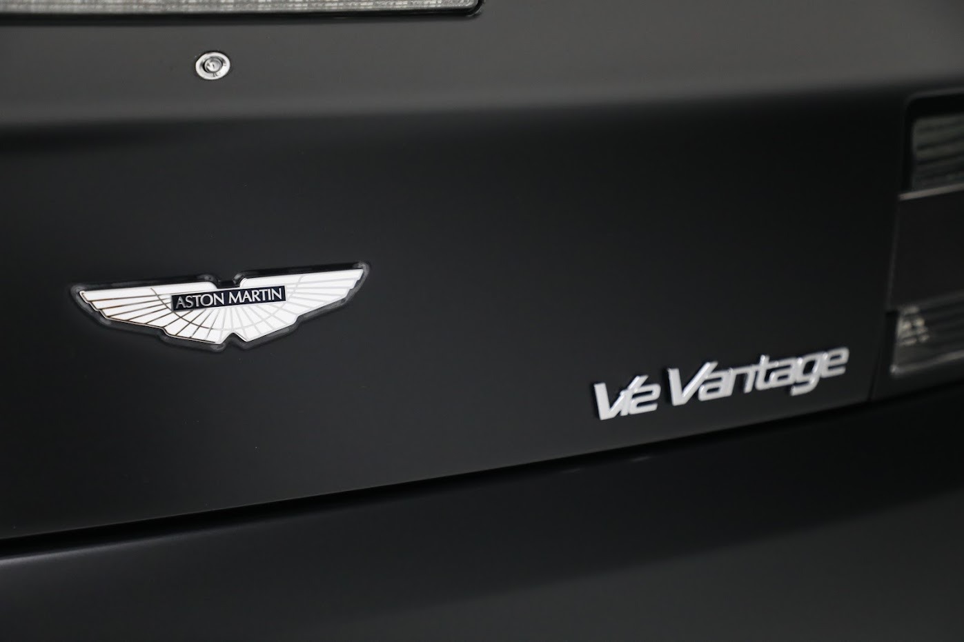 Used-2012-Aston-Martin-V12-Vantage-Carbon-Black