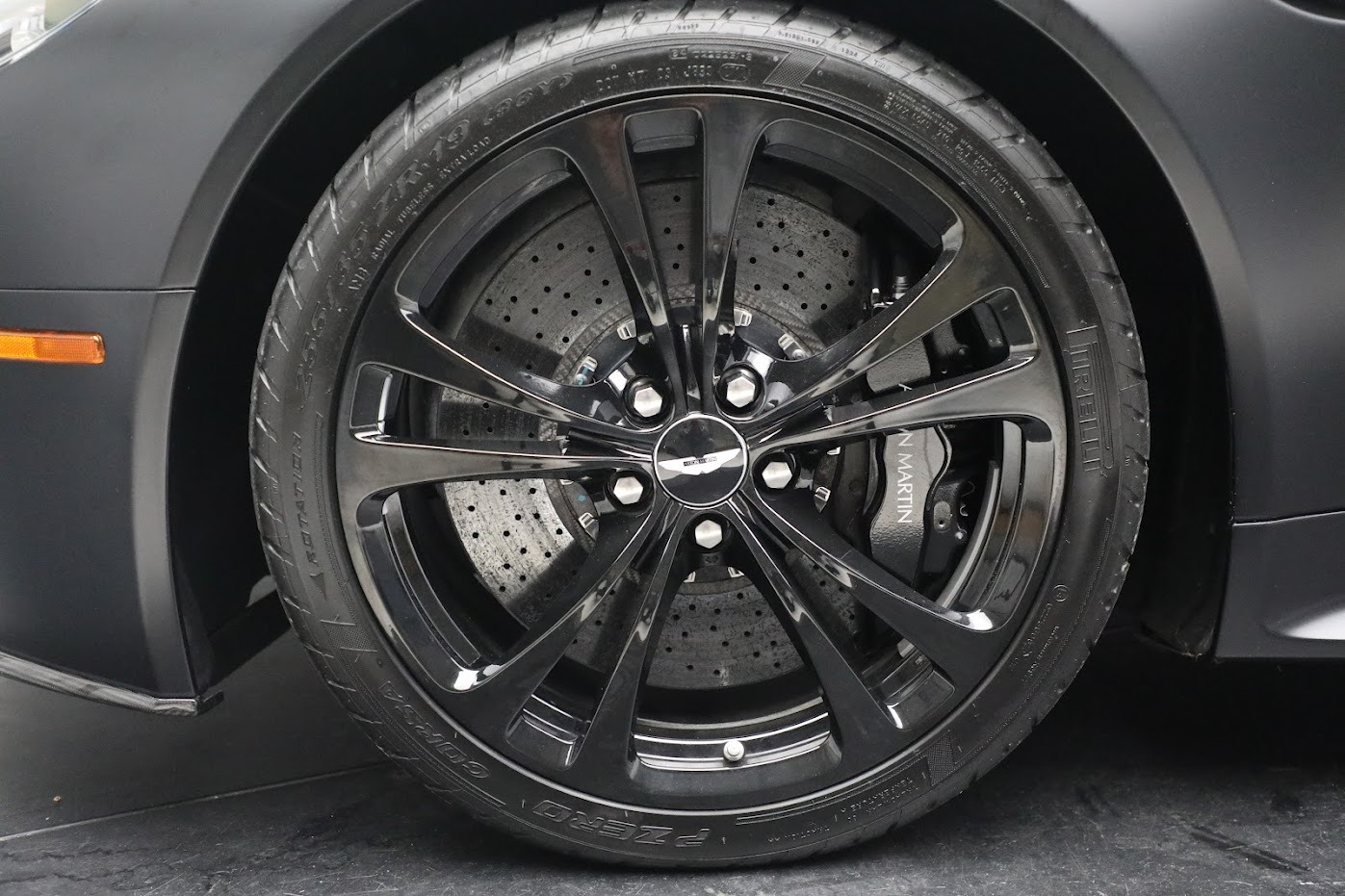 Used-2012-Aston-Martin-V12-Vantage-Carbon-Black