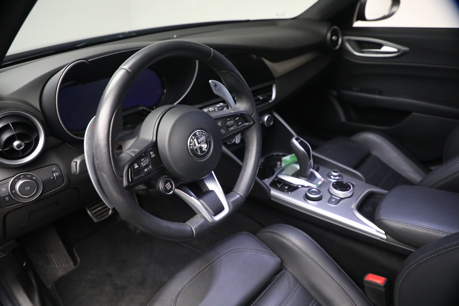 Used-2024-Alfa-Romeo-Giulia-Veloce
