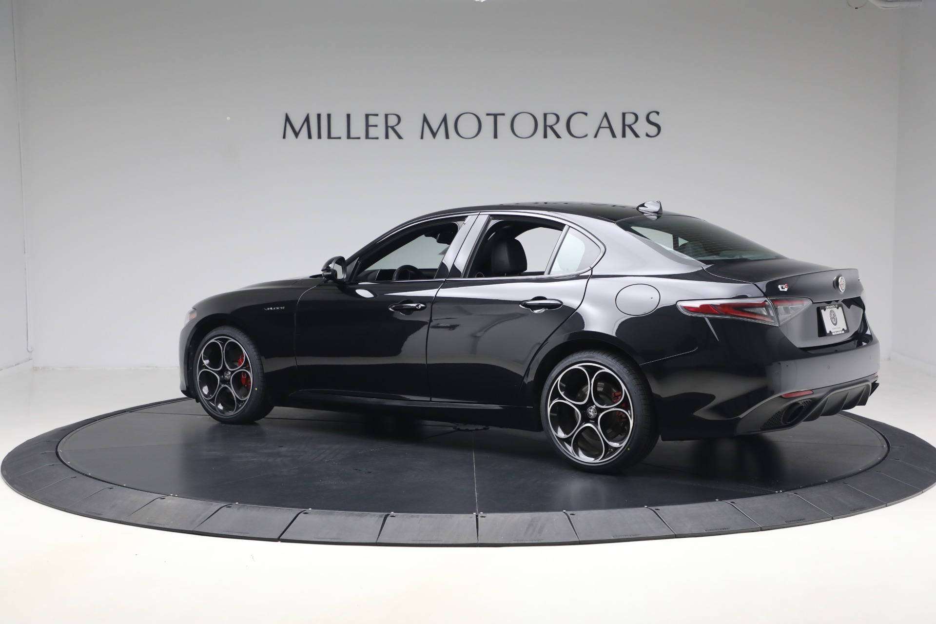 Used-2024-Alfa-Romeo-Giulia-Veloce