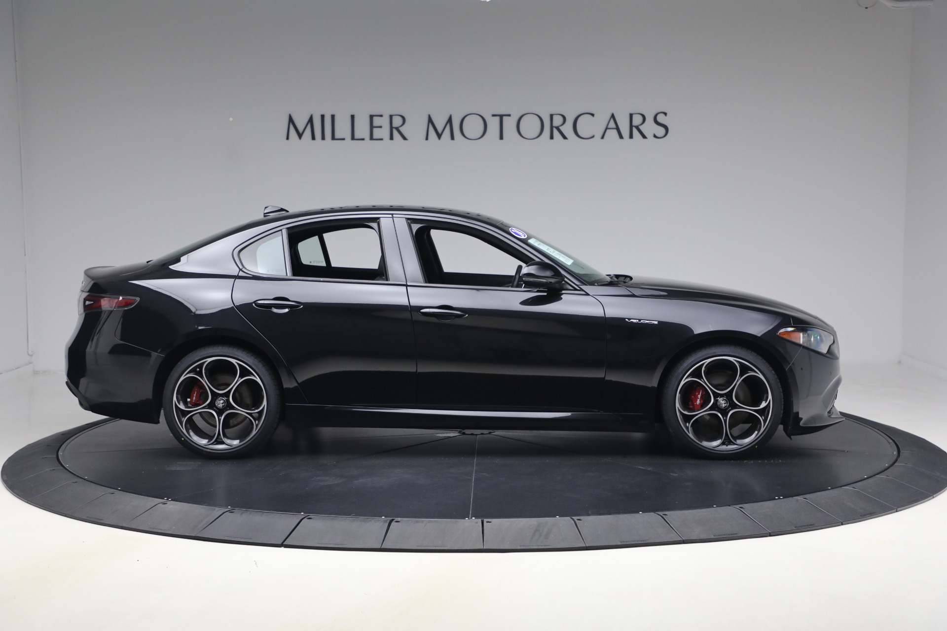 Used-2024-Alfa-Romeo-Giulia-Veloce
