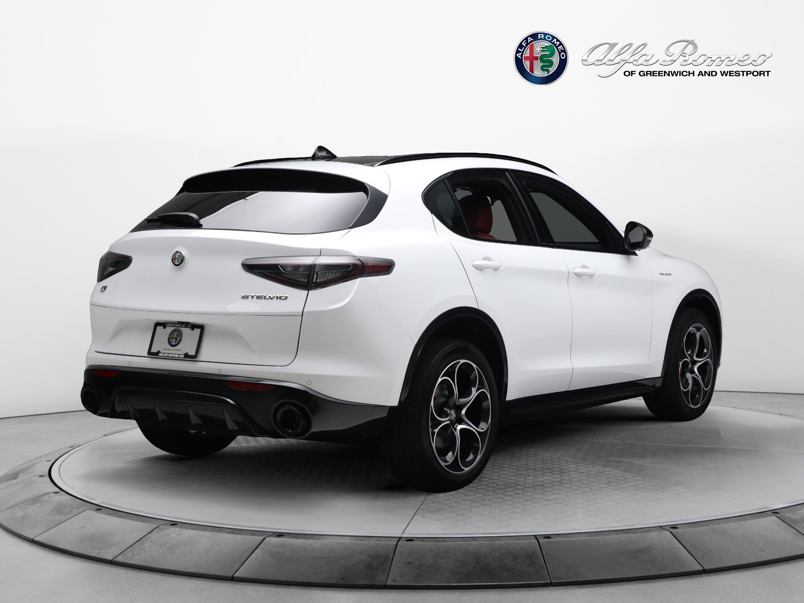 New-2024-Alfa-Romeo-Stelvio-Veloce