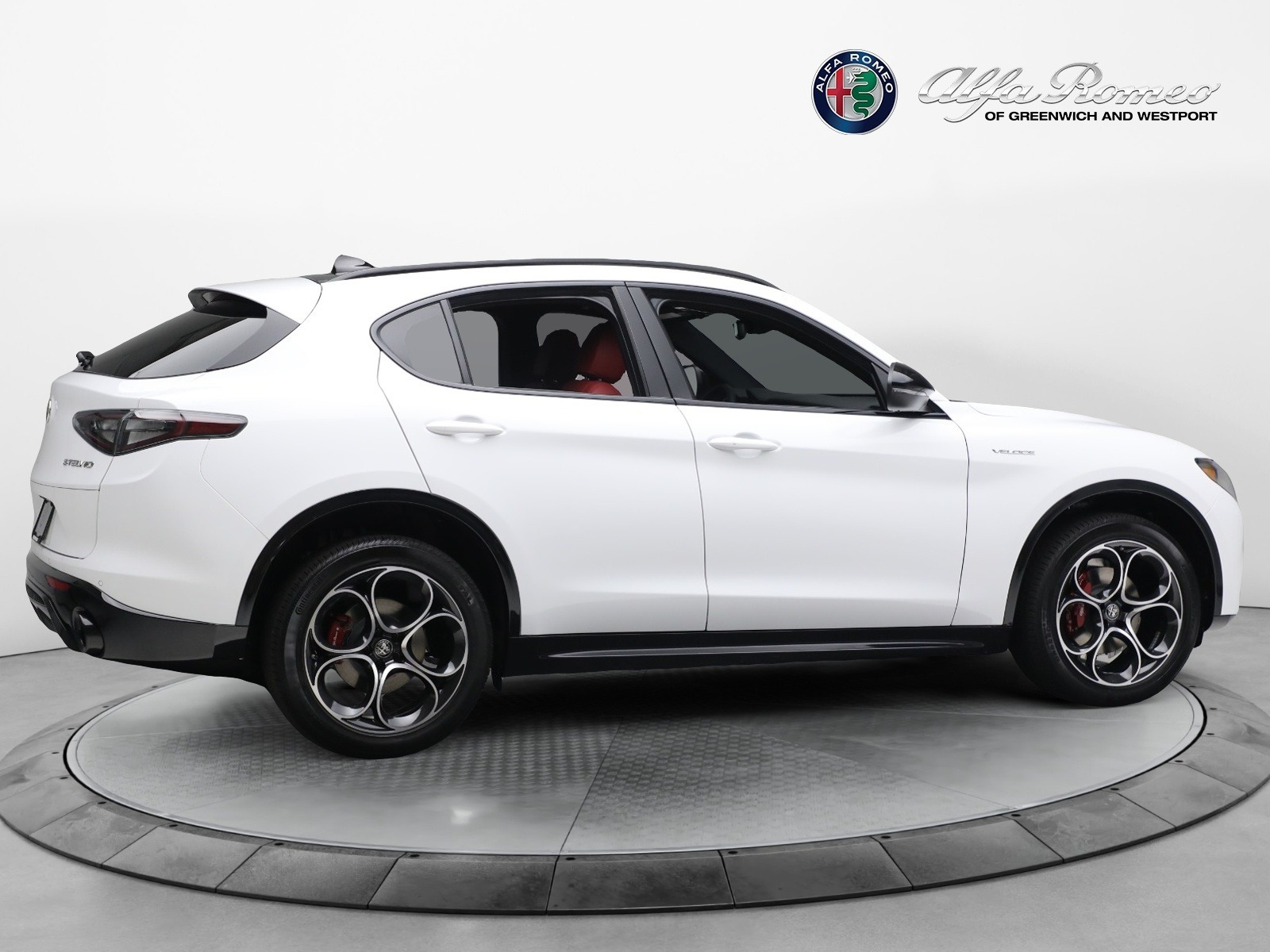 New-2024-Alfa-Romeo-Stelvio-Veloce
