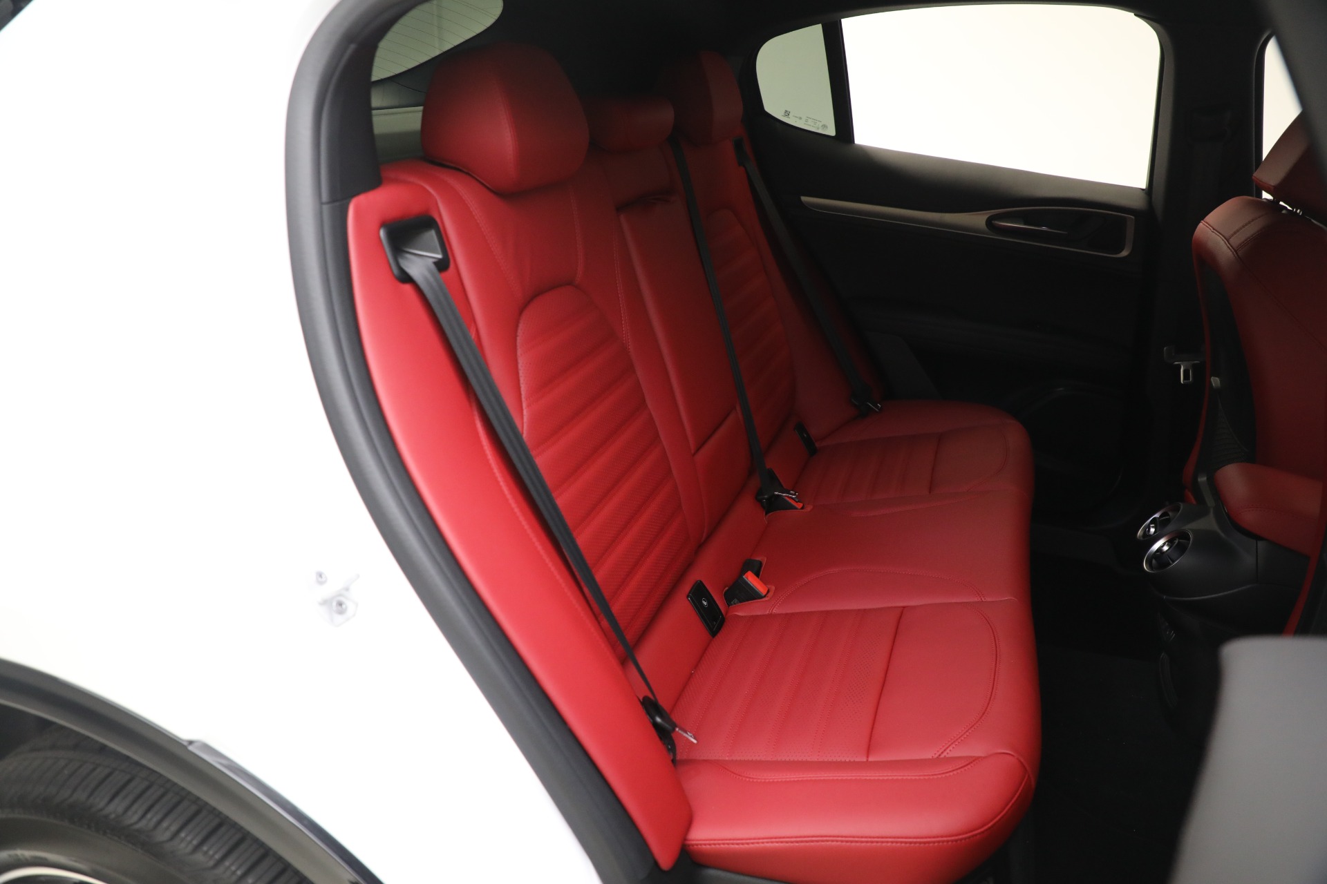 New-2024-Alfa-Romeo-Stelvio-Veloce