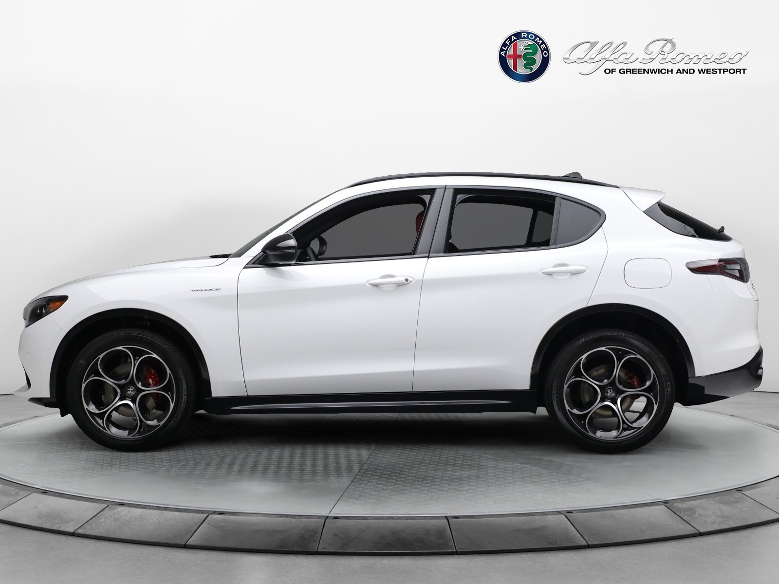 New-2024-Alfa-Romeo-Stelvio-Veloce