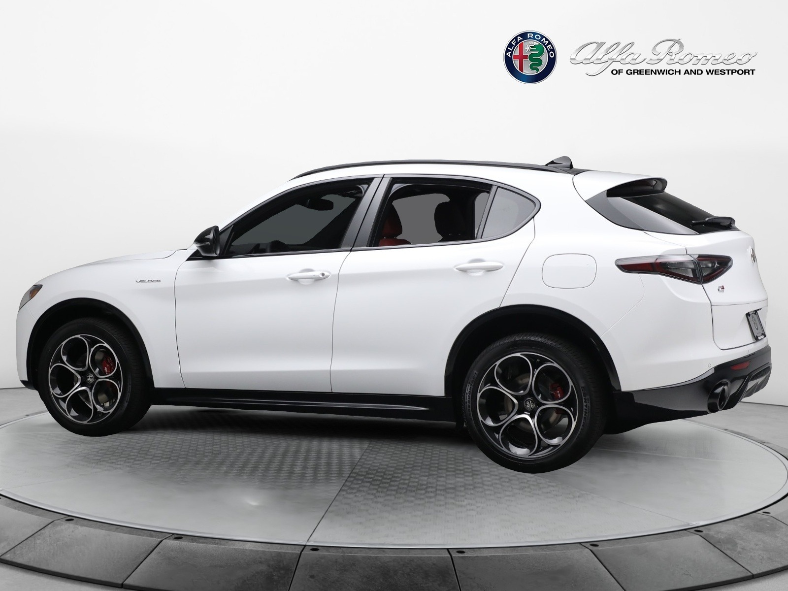 New-2024-Alfa-Romeo-Stelvio-Veloce