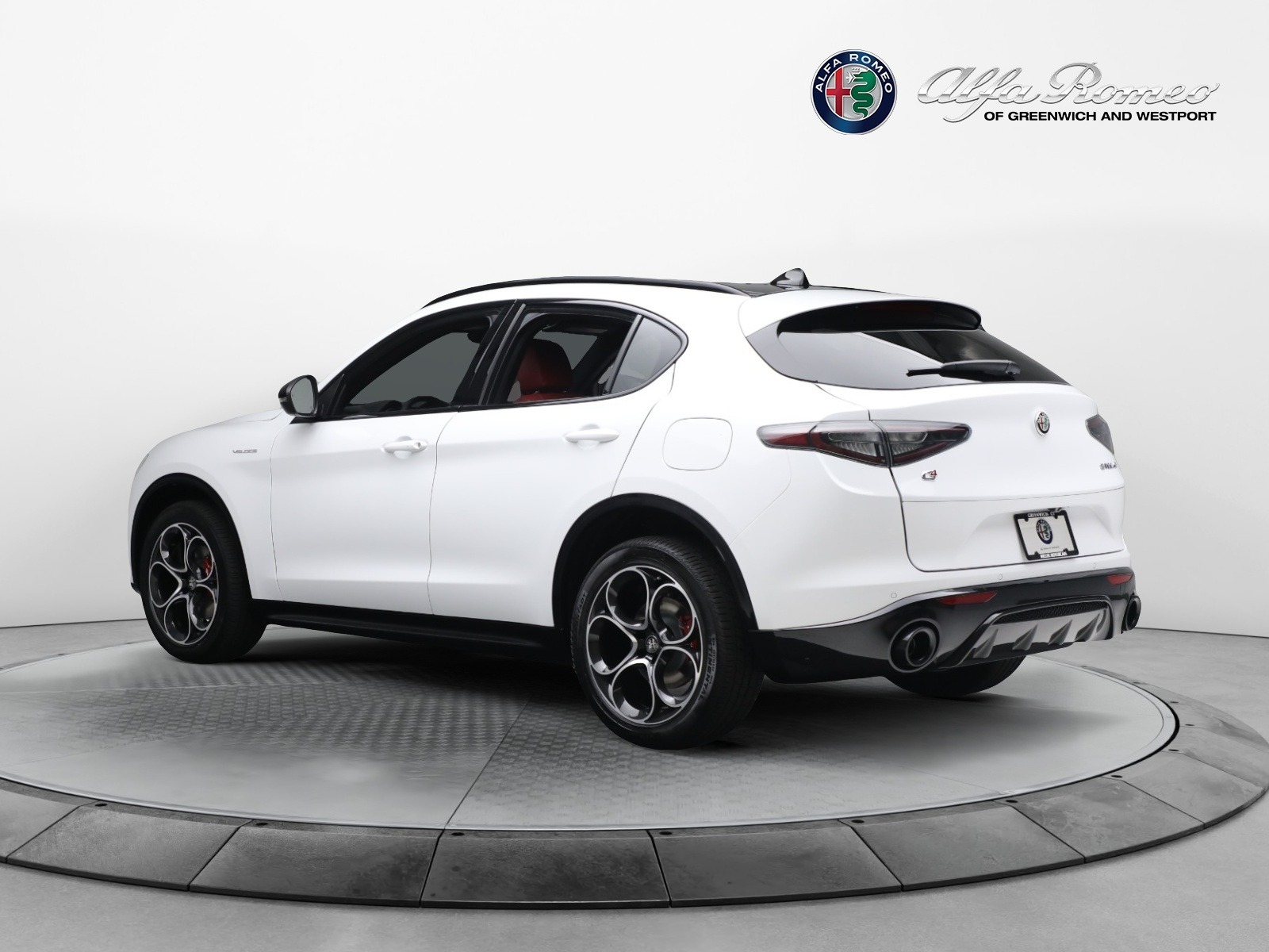 New-2024-Alfa-Romeo-Stelvio-Veloce