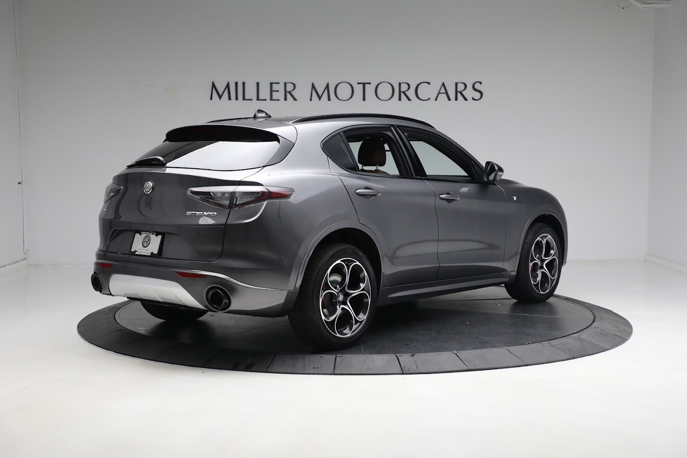 New-2024-Alfa-Romeo-Stelvio-Ti