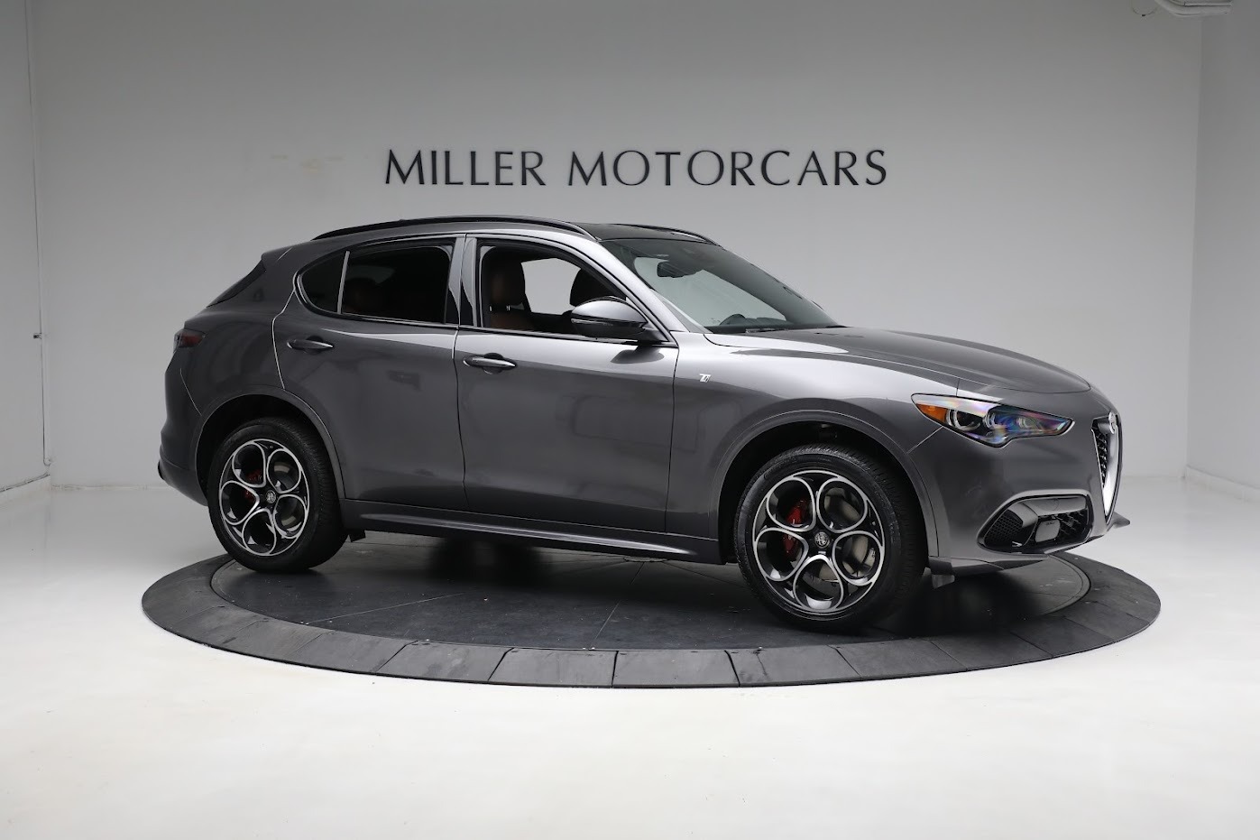 New-2024-Alfa-Romeo-Stelvio-Ti