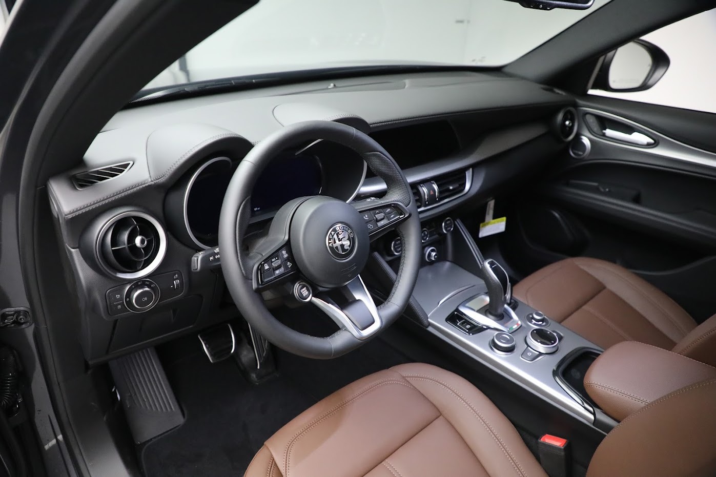 New-2024-Alfa-Romeo-Stelvio-Ti