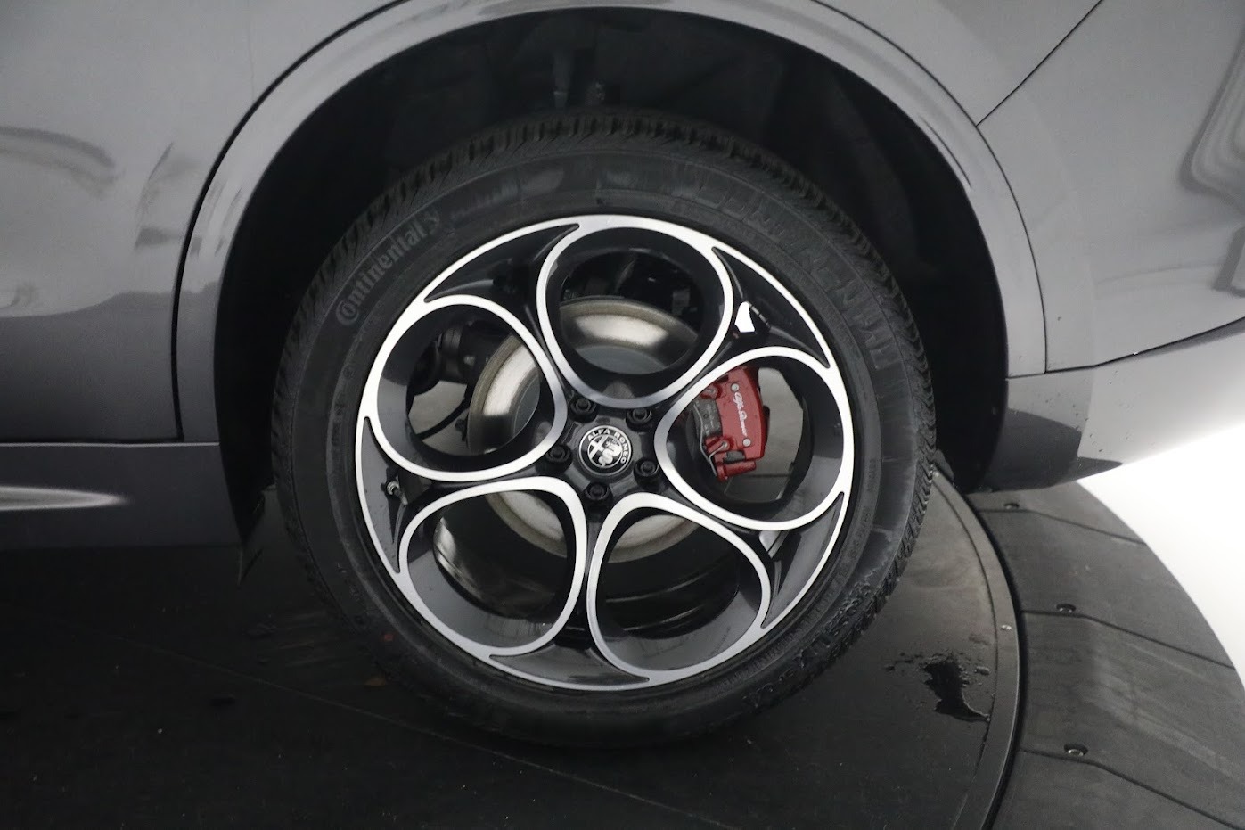 New-2024-Alfa-Romeo-Stelvio-Ti