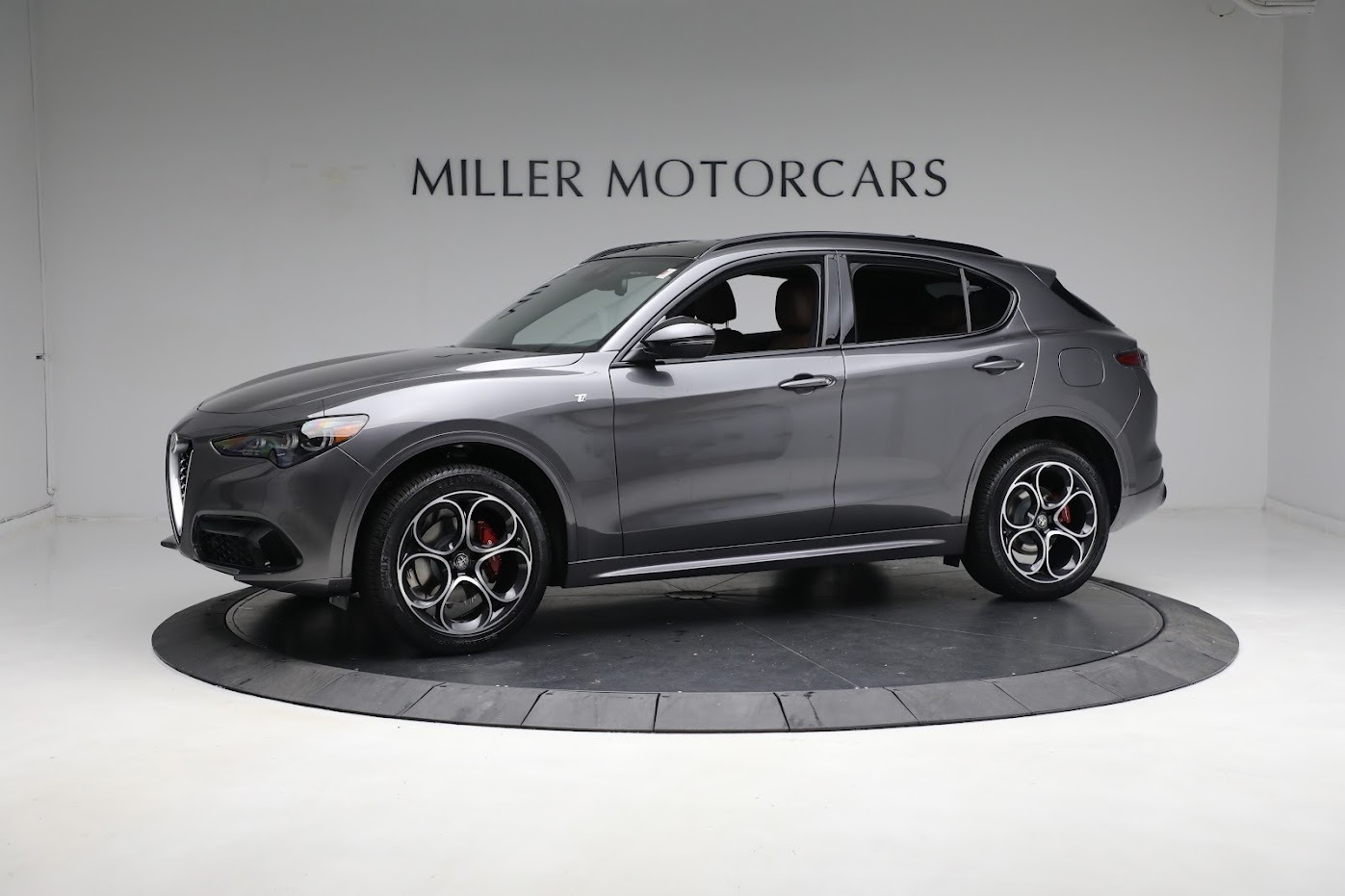 New-2024-Alfa-Romeo-Stelvio-Ti