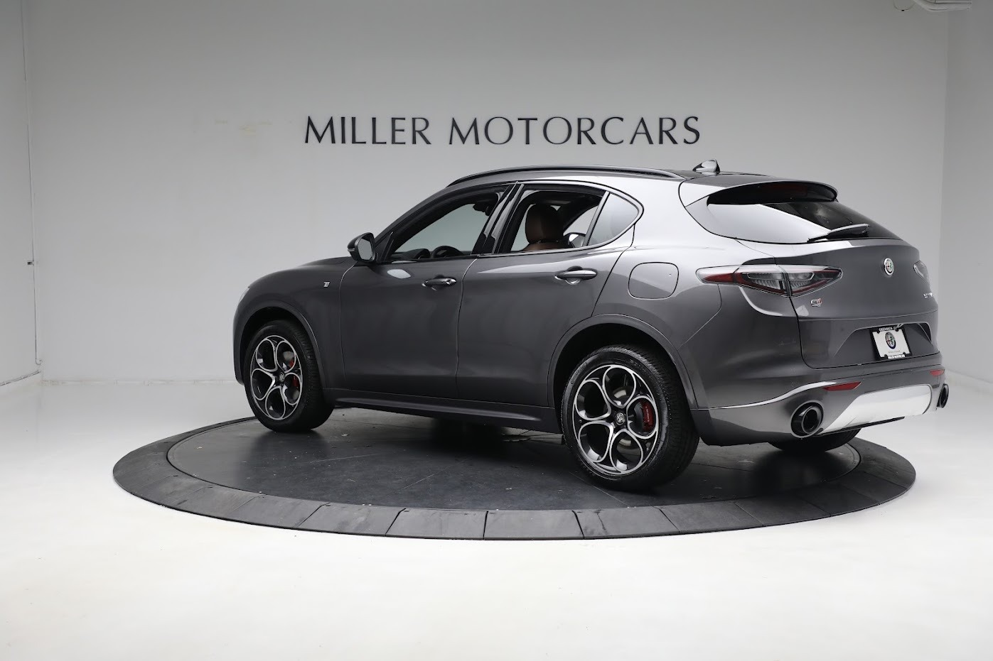 New-2024-Alfa-Romeo-Stelvio-Ti