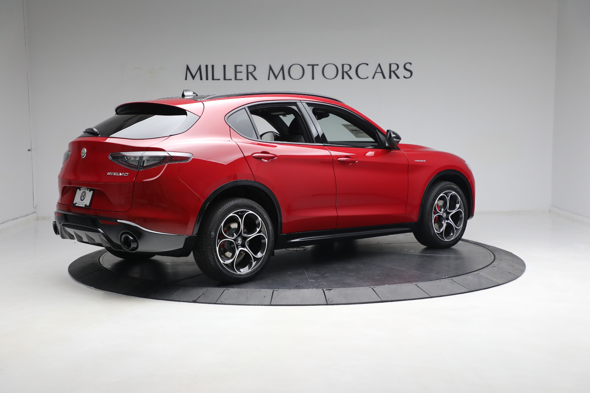 New-2024-Alfa-Romeo-Stelvio-Veloce