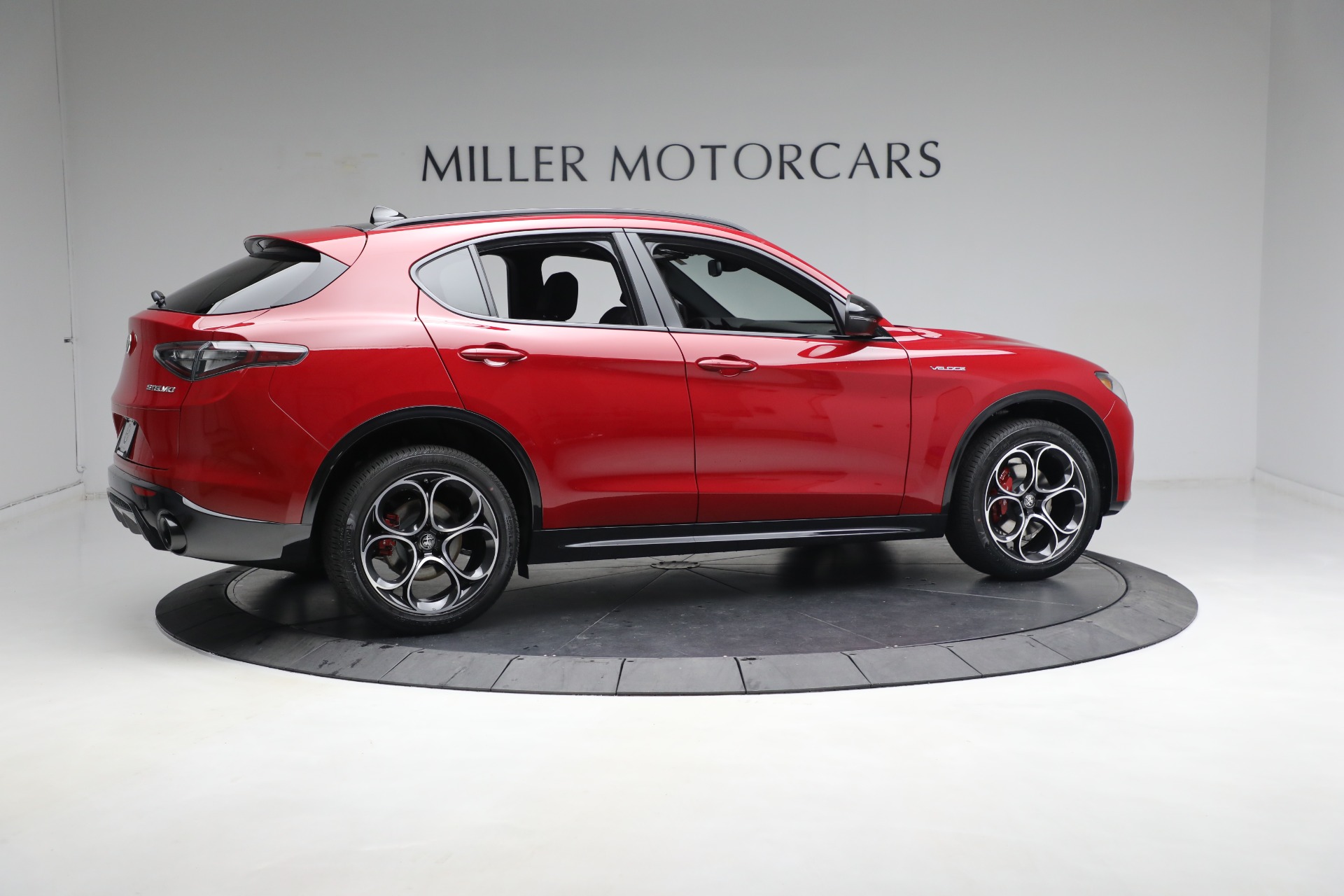 New-2024-Alfa-Romeo-Stelvio-Veloce
