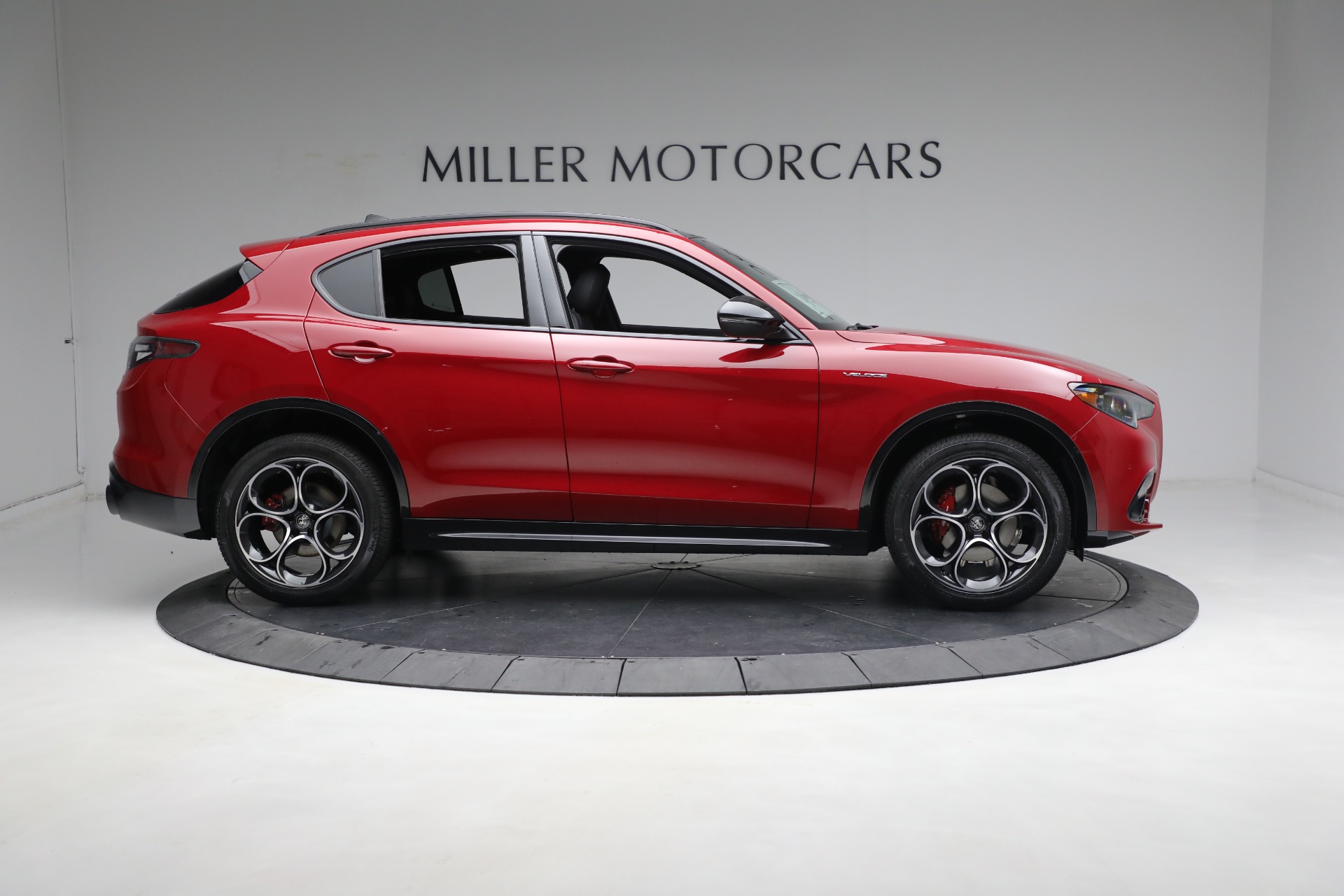 New-2024-Alfa-Romeo-Stelvio-Veloce