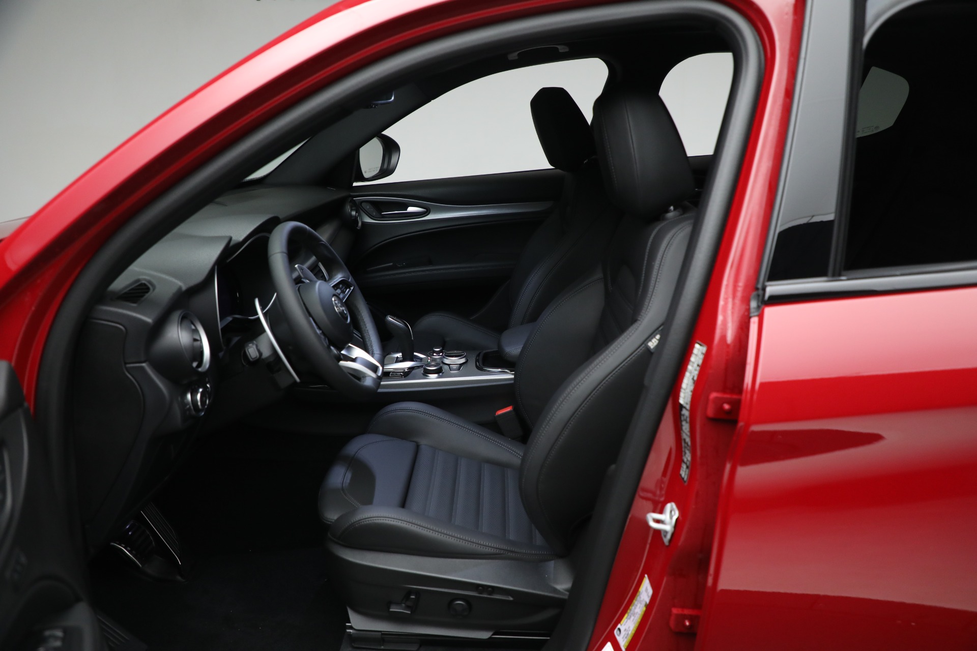 New-2024-Alfa-Romeo-Stelvio-Veloce