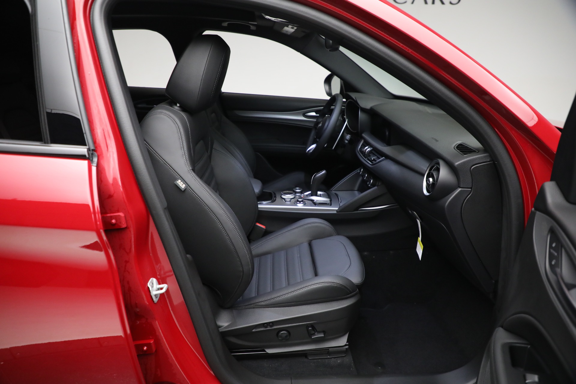 New-2024-Alfa-Romeo-Stelvio-Veloce