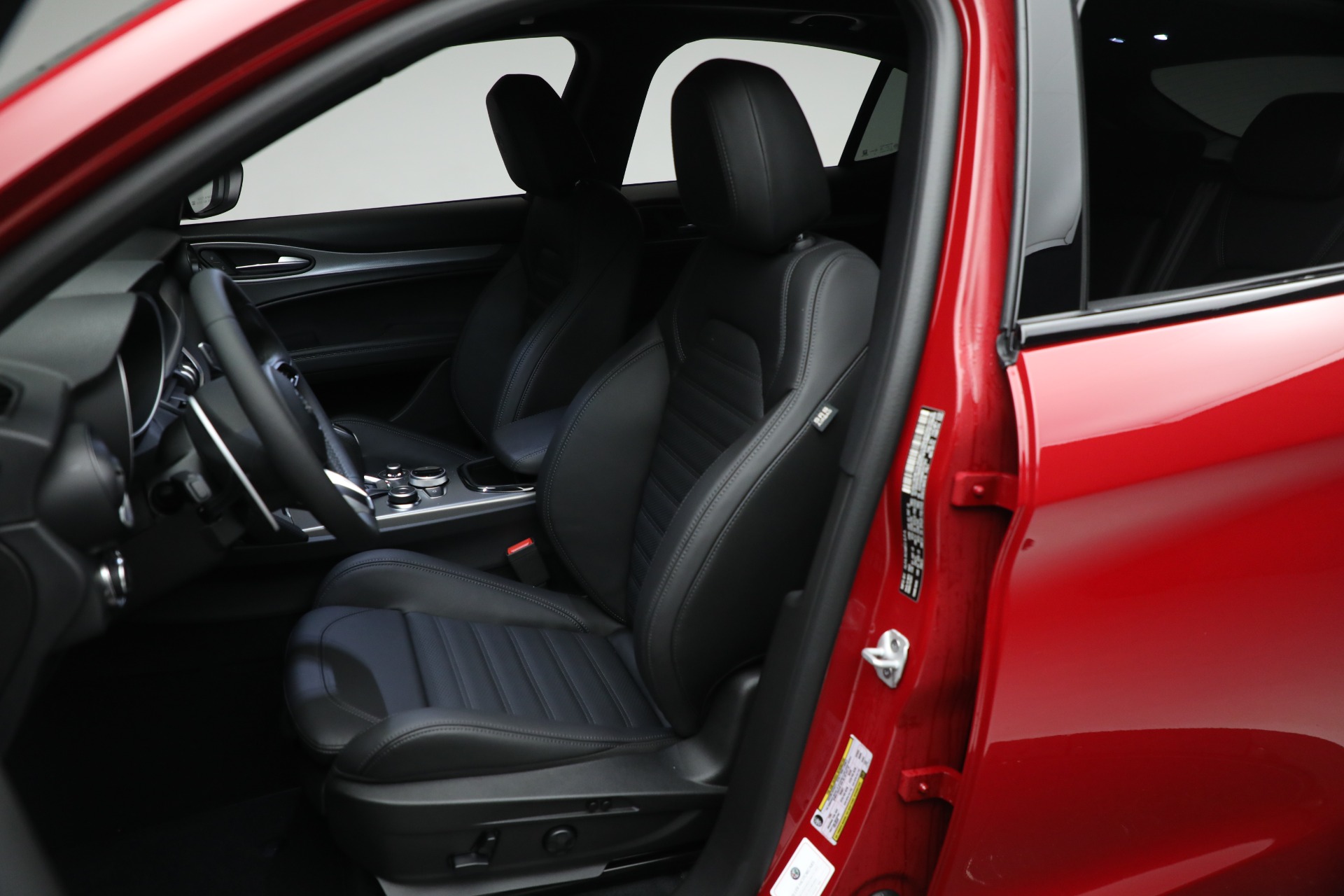 New-2024-Alfa-Romeo-Stelvio-Veloce