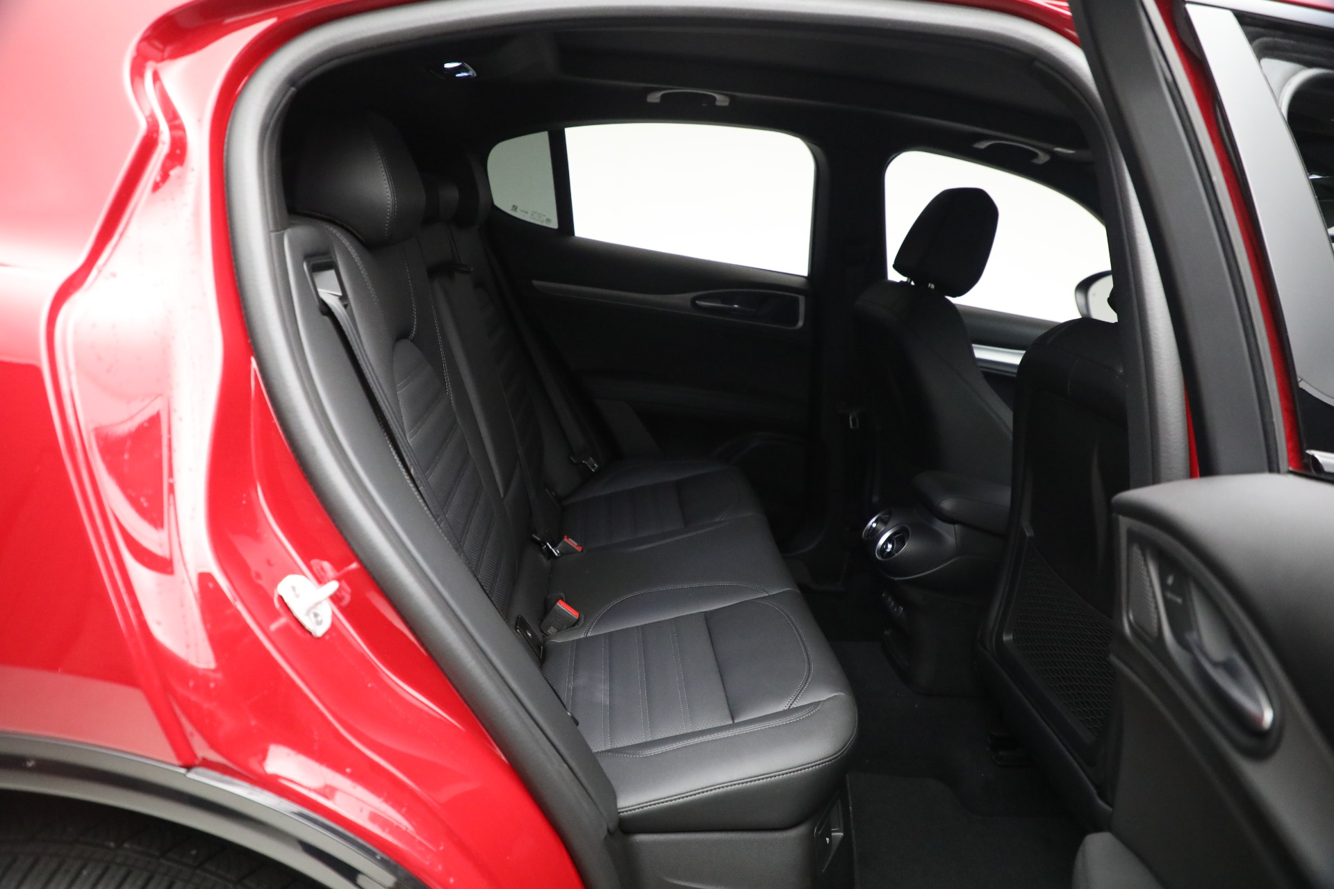 New-2024-Alfa-Romeo-Stelvio-Veloce