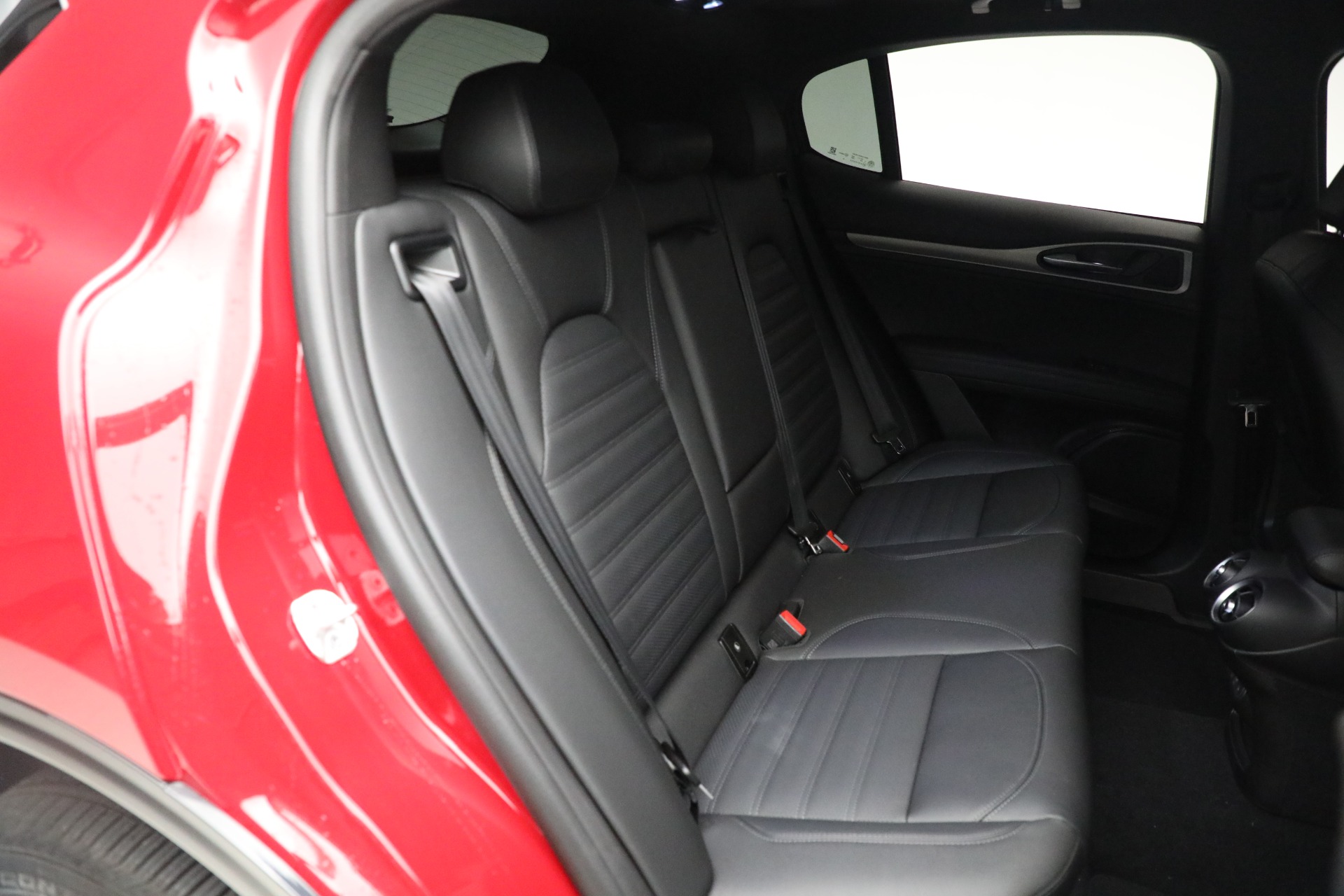 New-2024-Alfa-Romeo-Stelvio-Veloce