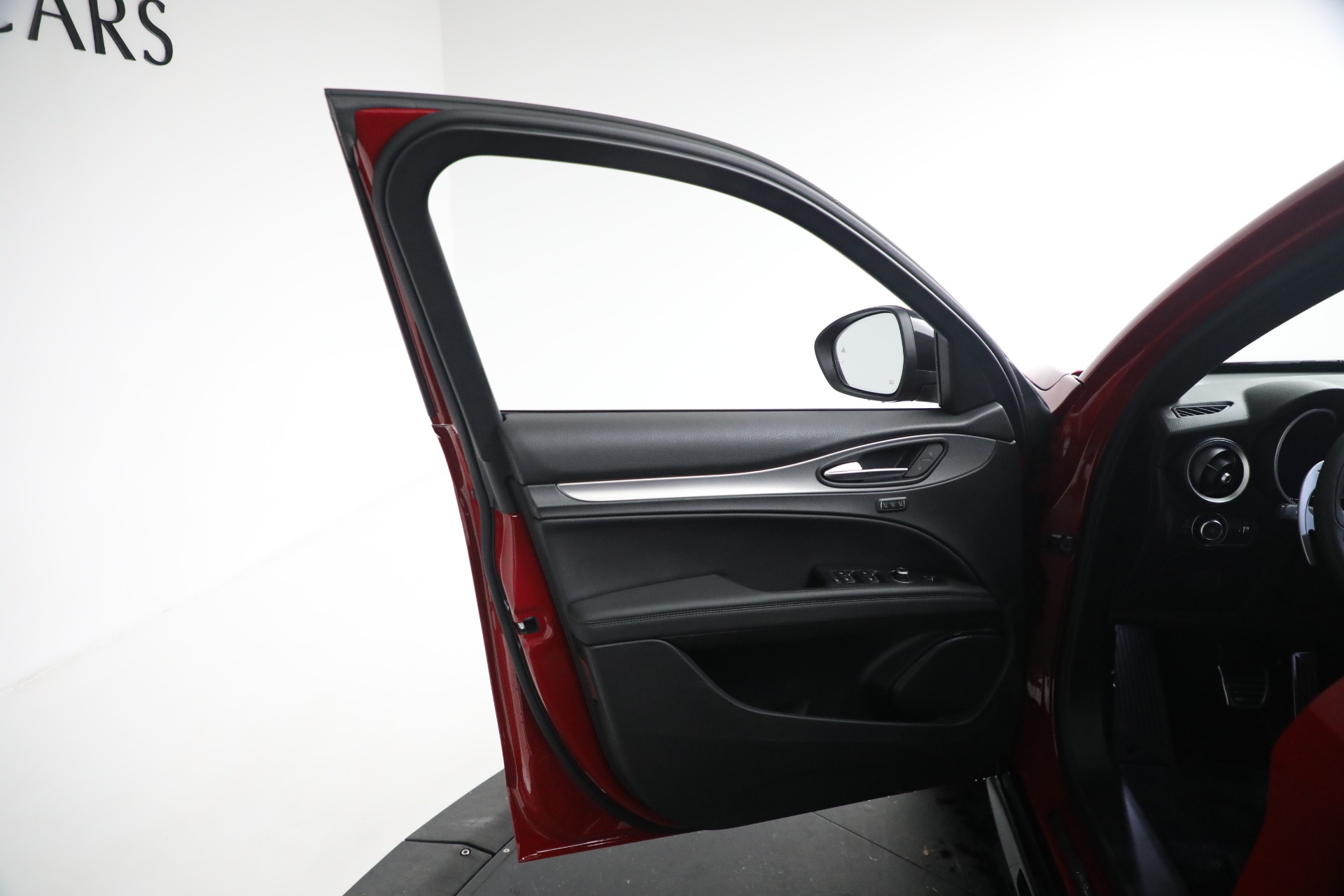 New-2024-Alfa-Romeo-Stelvio-Veloce