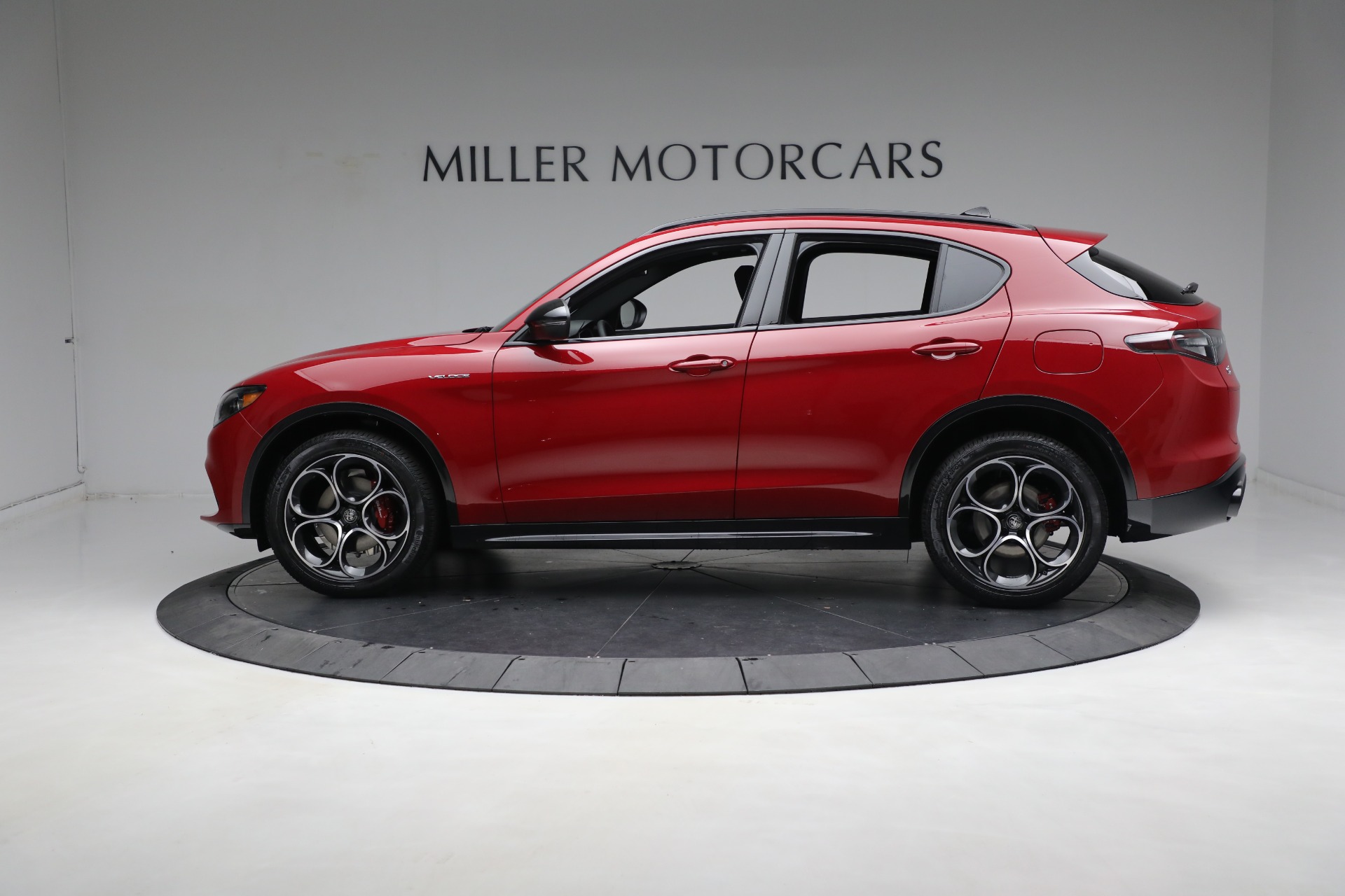 New-2024-Alfa-Romeo-Stelvio-Veloce