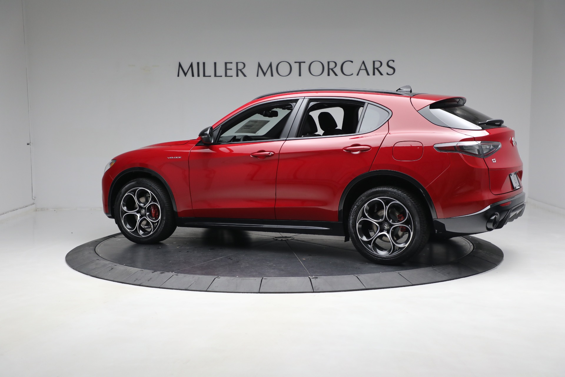 New-2024-Alfa-Romeo-Stelvio-Veloce