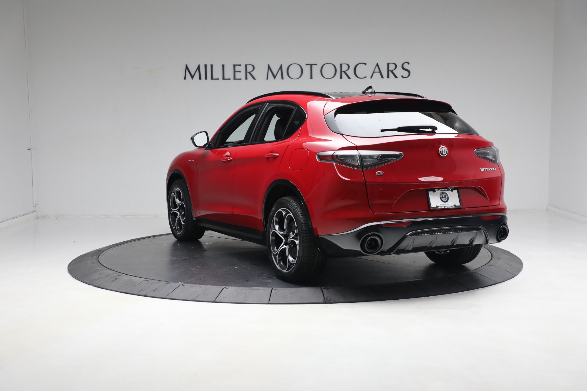 New-2024-Alfa-Romeo-Stelvio-Veloce