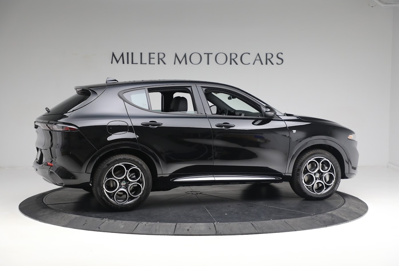 New-2024-Alfa-Romeo-Tonale-Ti