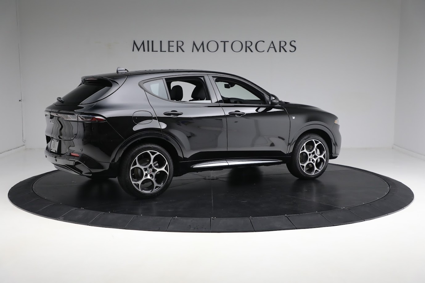 Used-2024-Alfa-Romeo-Tonale-Ti